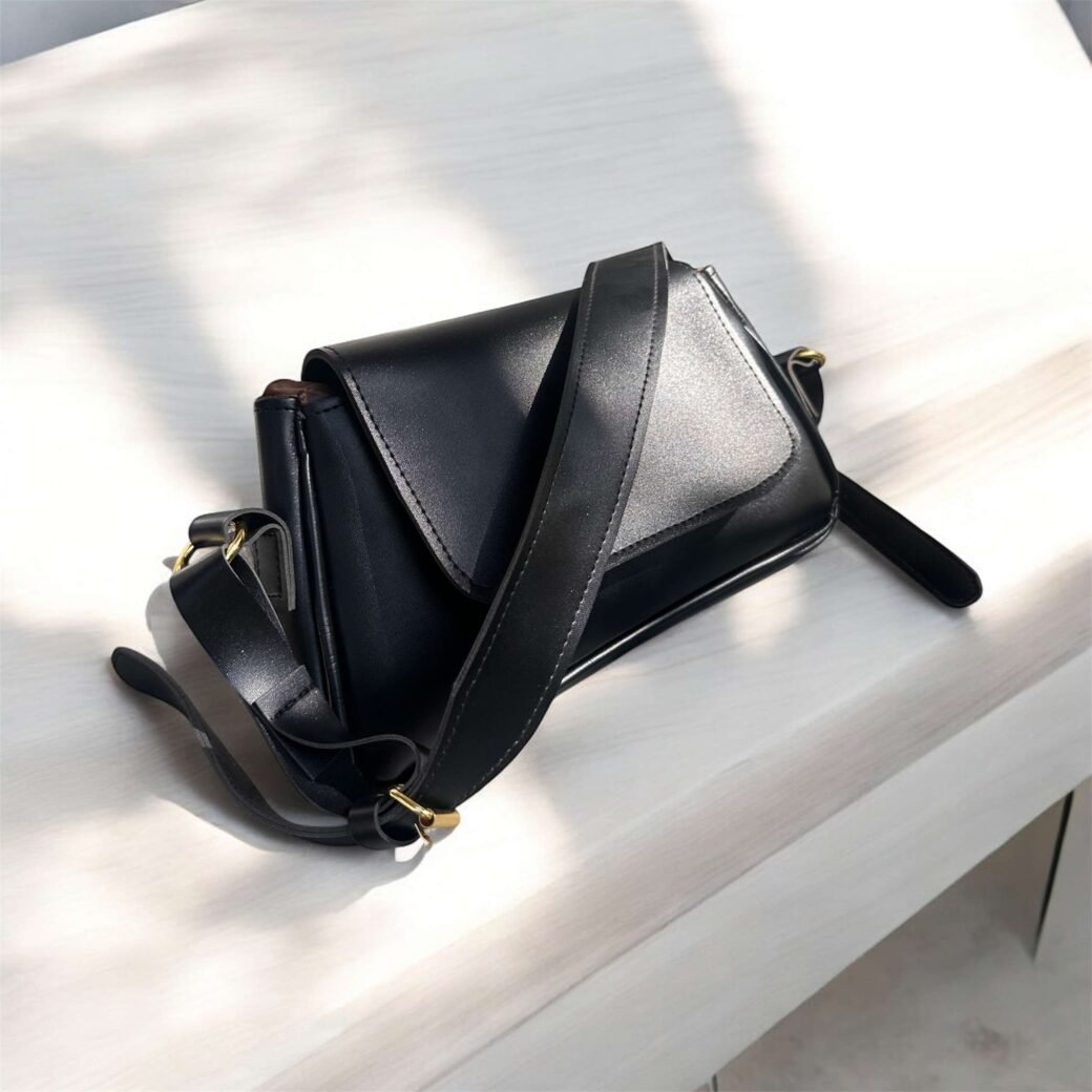 Black Small Shoulder Bag - Image 3